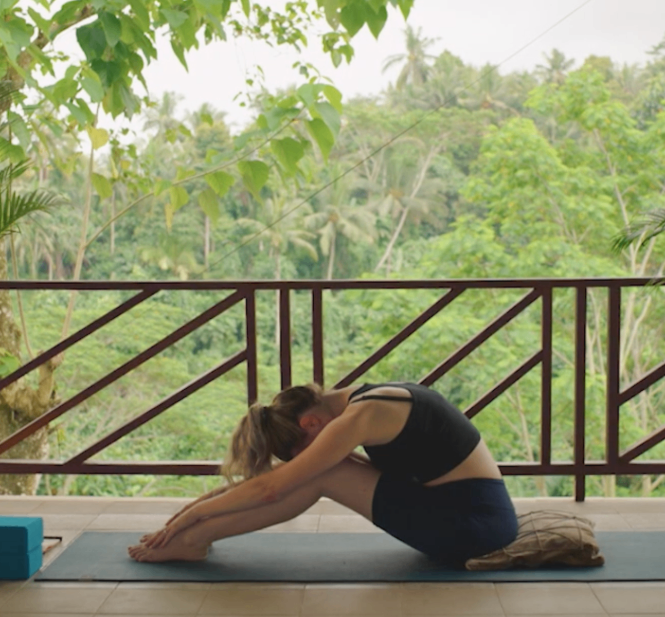Week 03: Nourished spine postpartum yoga practice