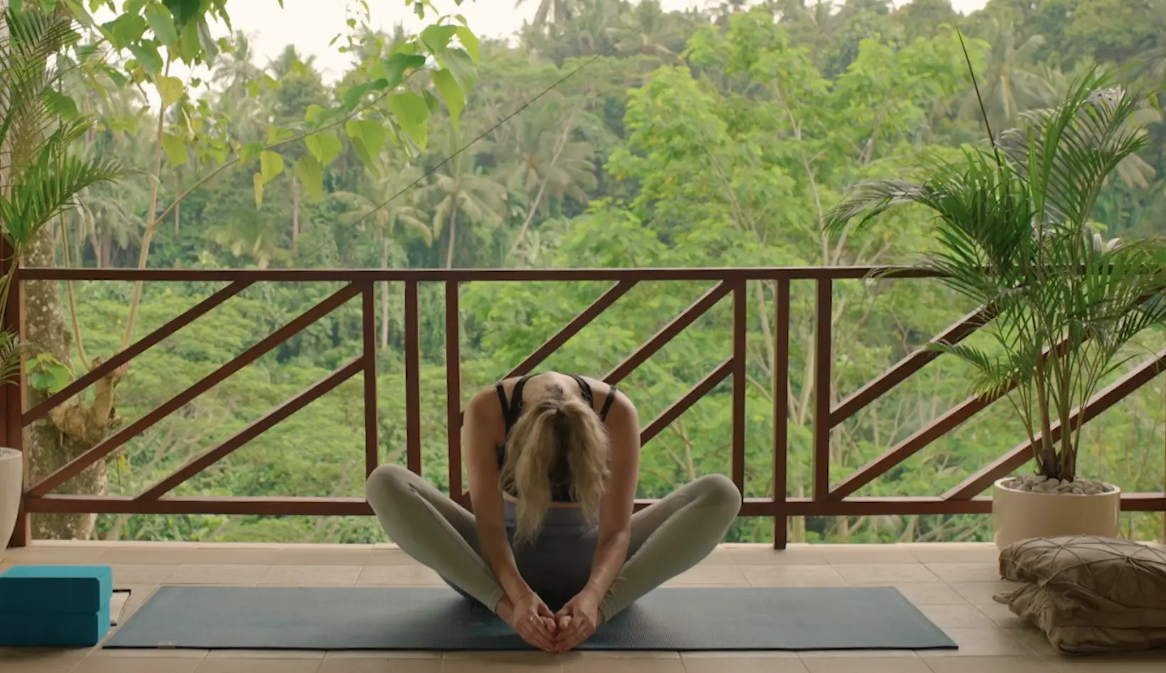 Week 02: Twists and stretches postpartum yoga practice