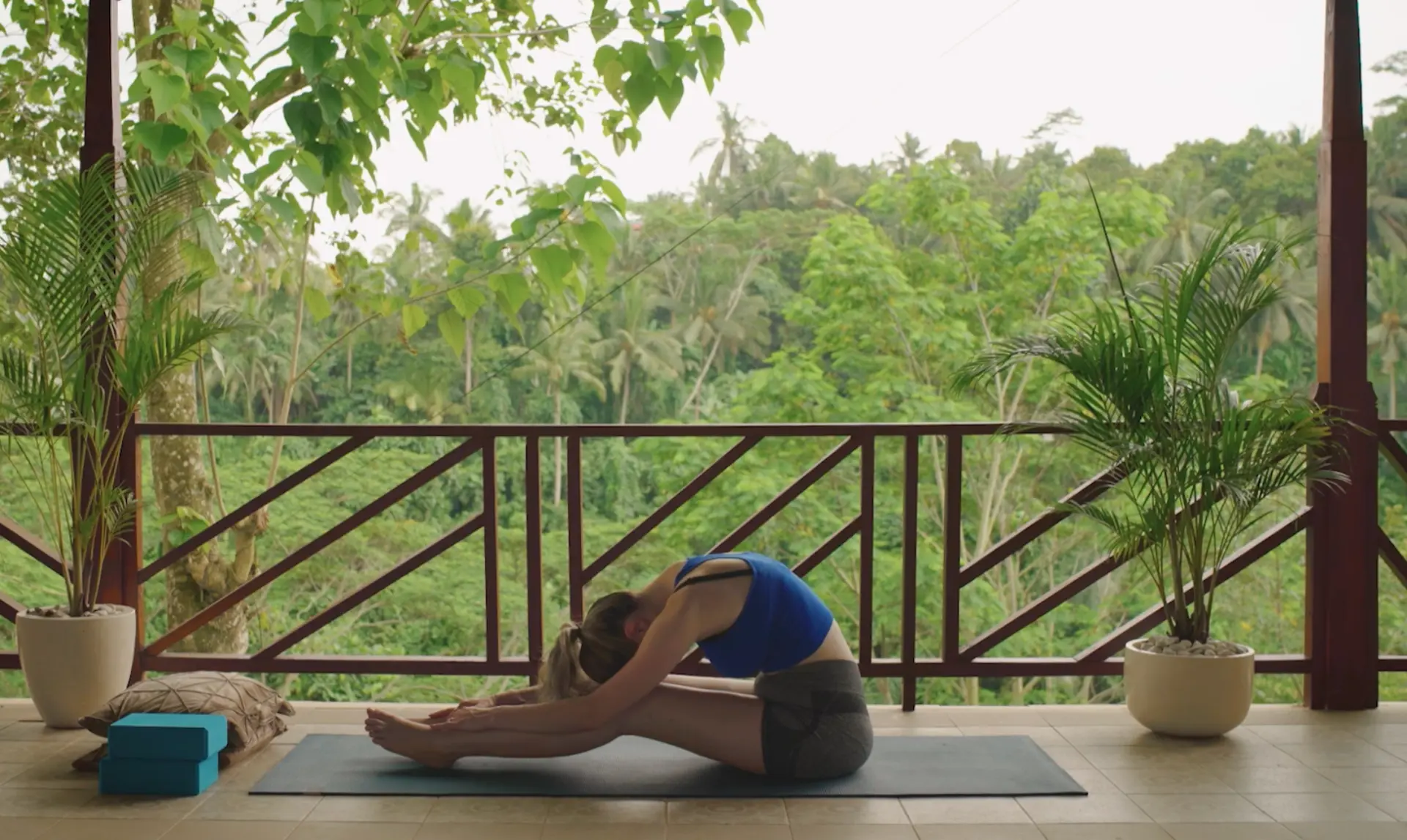 Week 06: Sun salutation postpartum yoga practice