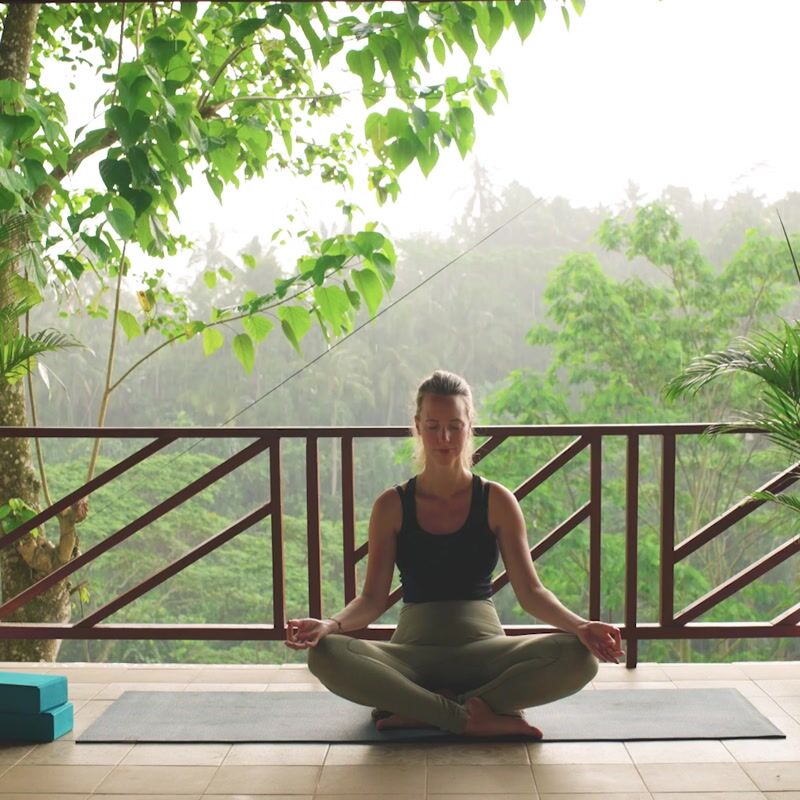 Week 08: The eagle postpartum yoga practice